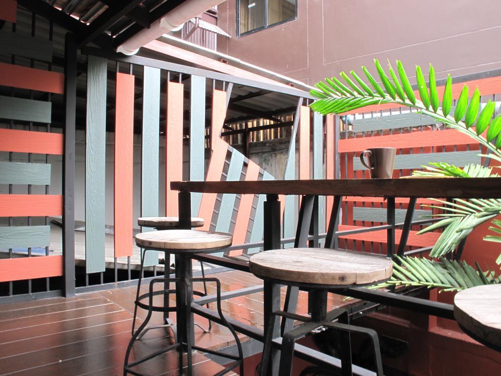 Rada Arak 79/4 Hostel Chiang Mai Zewnętrze zdjęcie